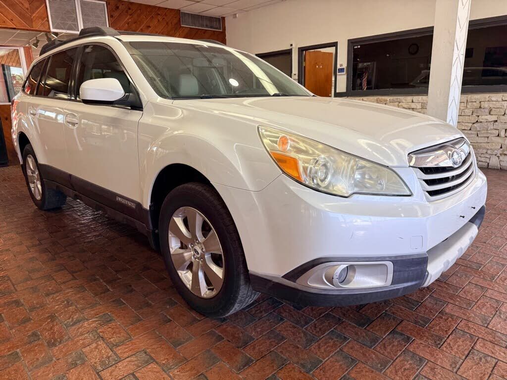2011 SUBARU Outback