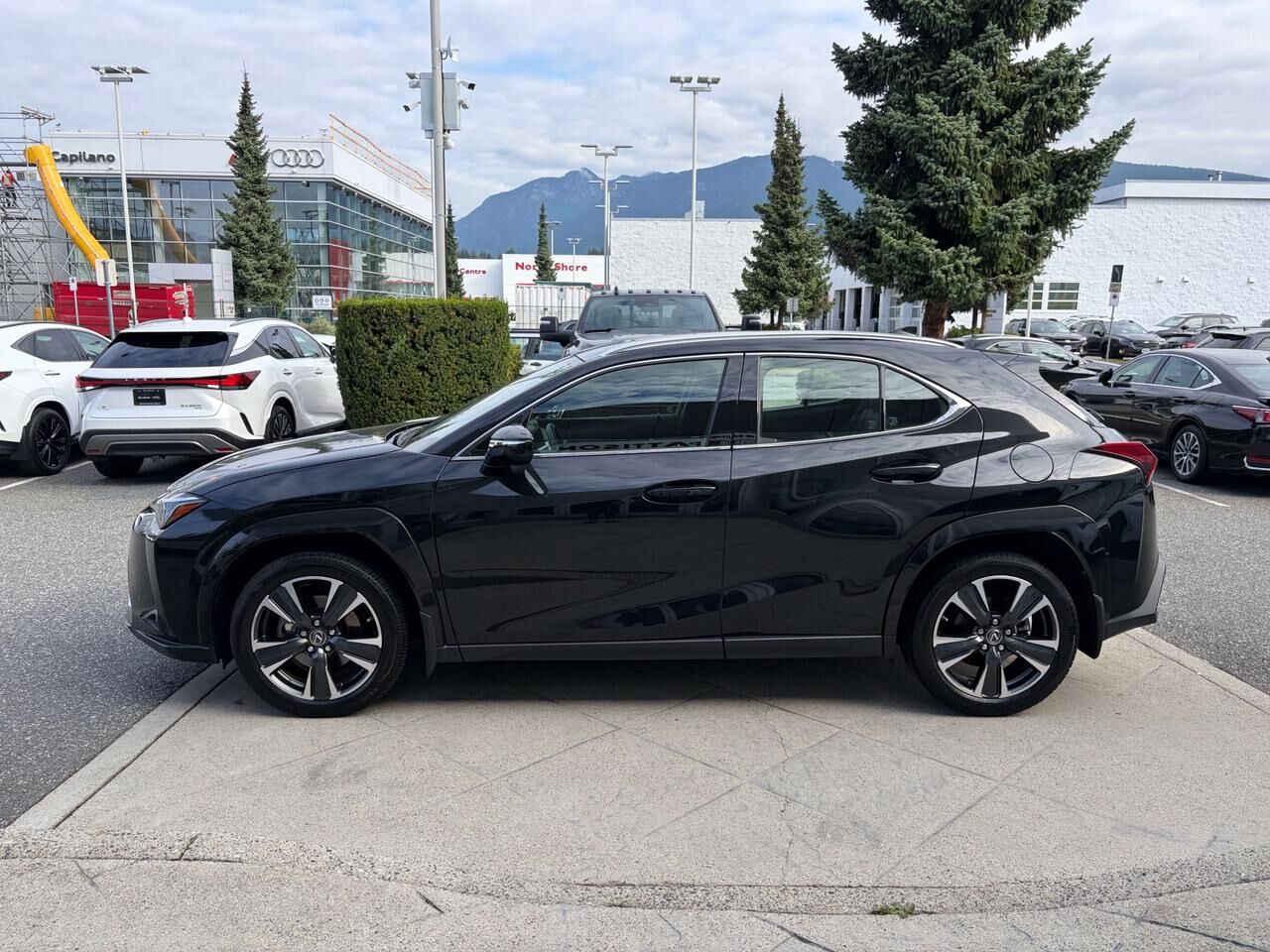 2023 Lexus UX