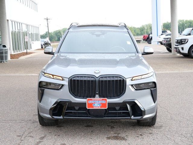 2023 BMW X7