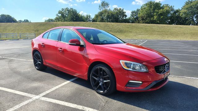2018 VOLVO S60