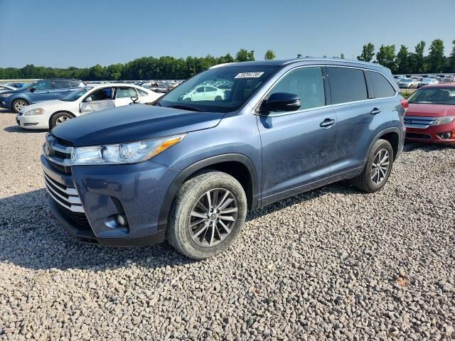 2017 TOYOTA Highlander