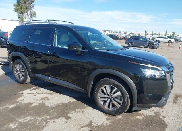2022 NISSAN Pathfinder