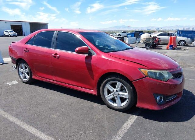 2014 TOYOTA Camry