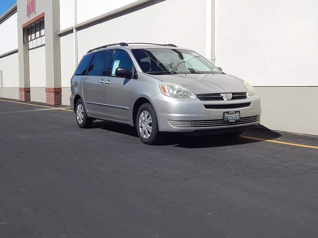 2004 TOYOTA Sienna