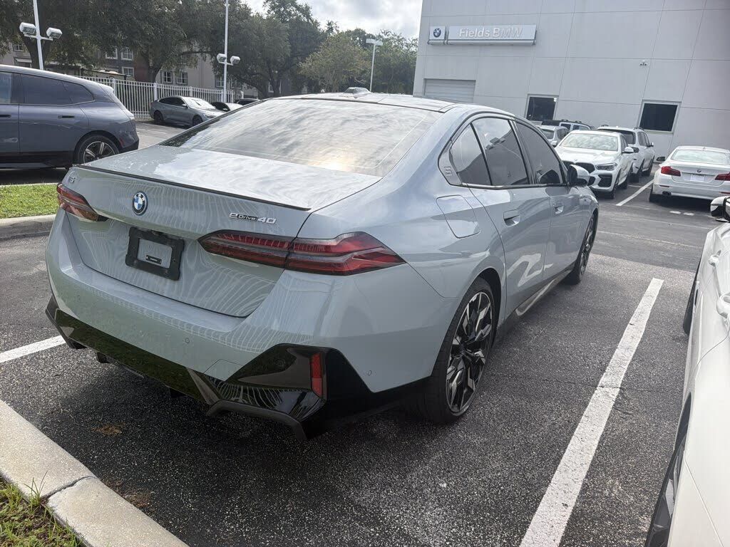 2024 BMW i5