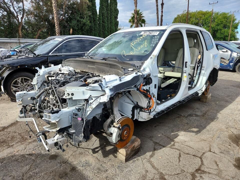 2024 VOLVO XC90