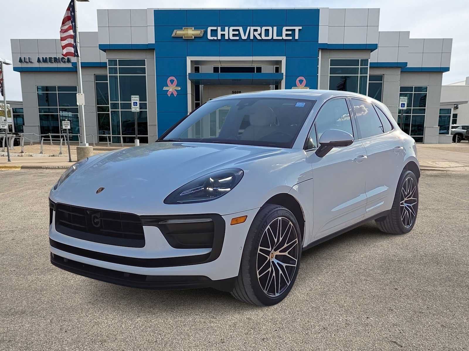 2022 PORSCHE Macan