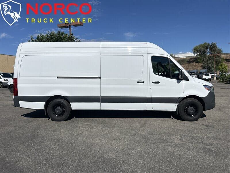 2025 MERCEDES-BENZ Sprinter