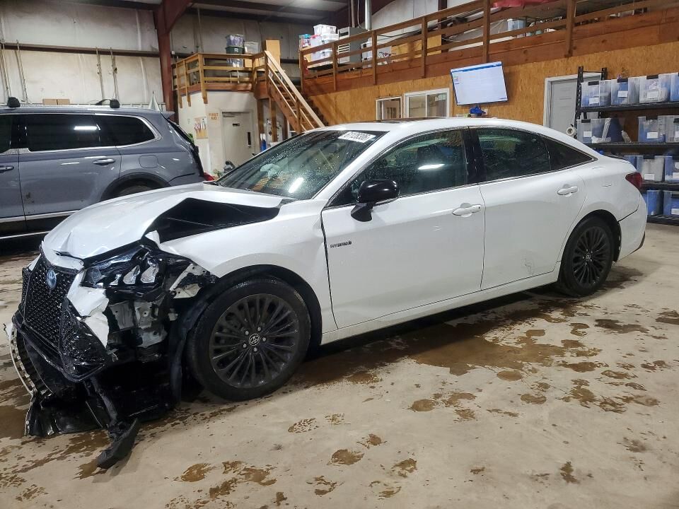 2020 TOYOTA Avalon