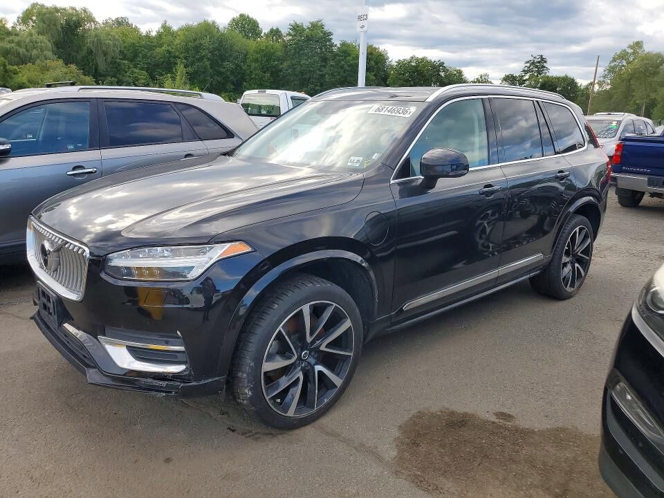 2021 VOLVO XC90