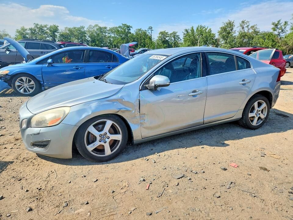 2013 VOLVO S60