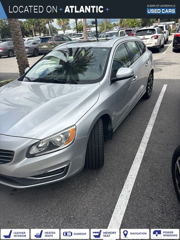 2017 VOLVO V60