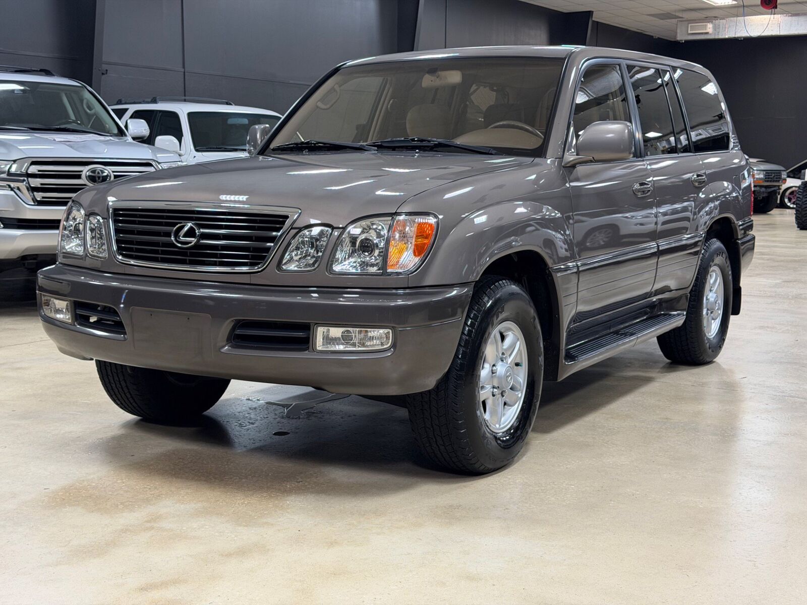 1999 LEXUS LX