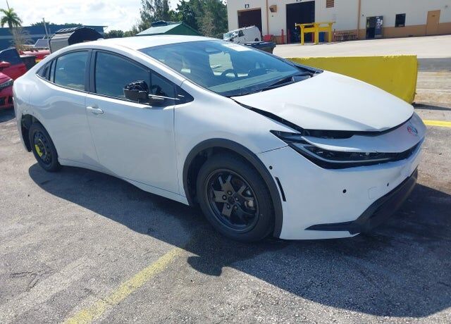 2024 TOYOTA PRIUS