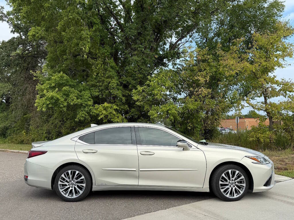 2020 Lexus ES