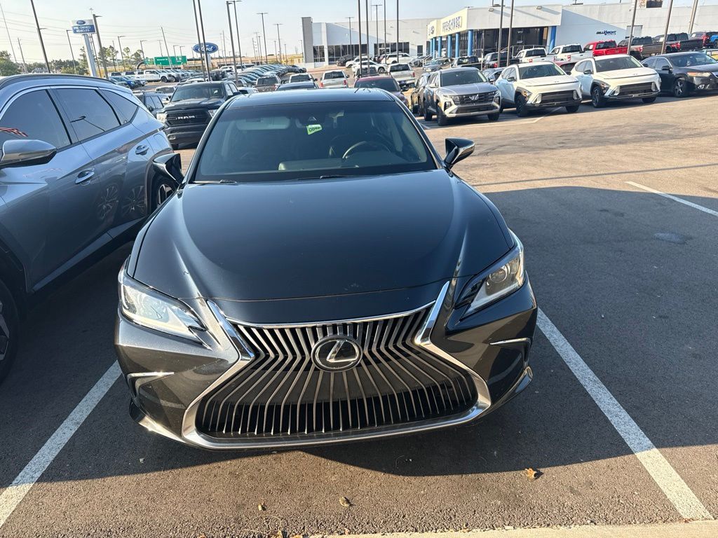 2021 LEXUS ES