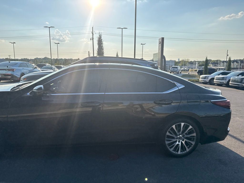 2021 Lexus ES / ES HYBRID