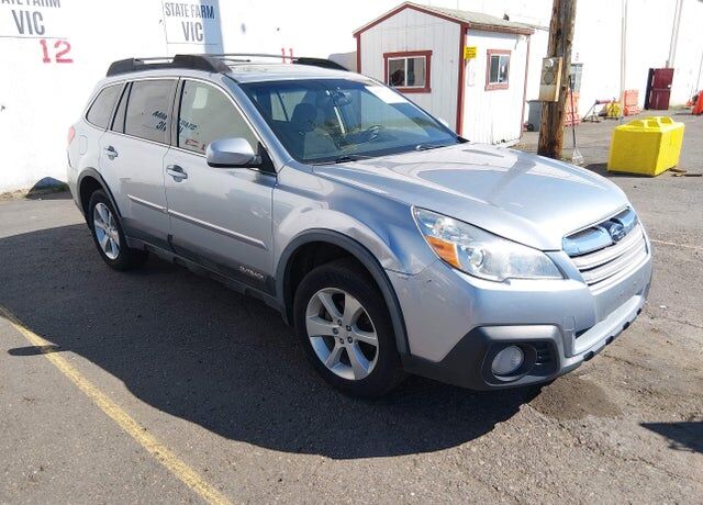 2014 SUBARU Outback