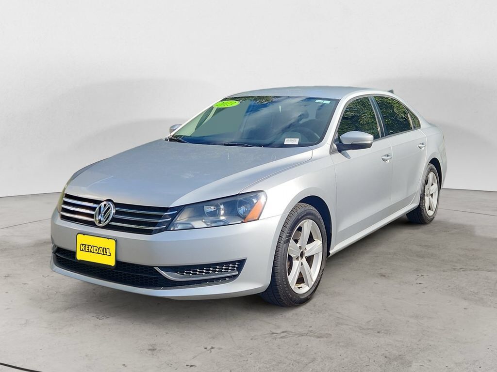 2013 VOLKSWAGEN Passat