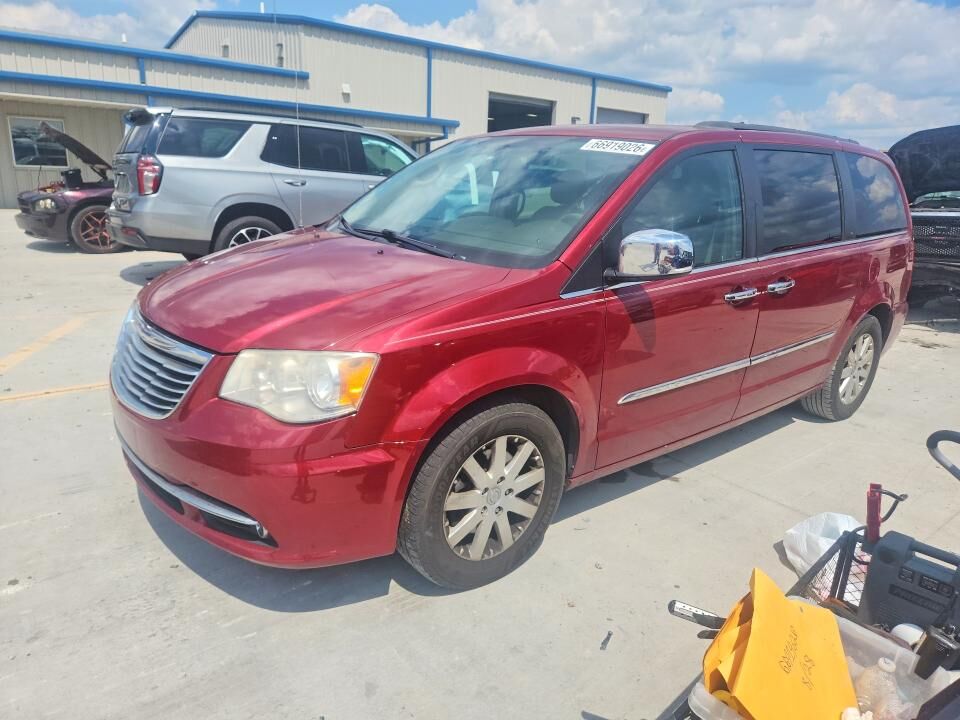 2012 CHRYSLER Town and Country