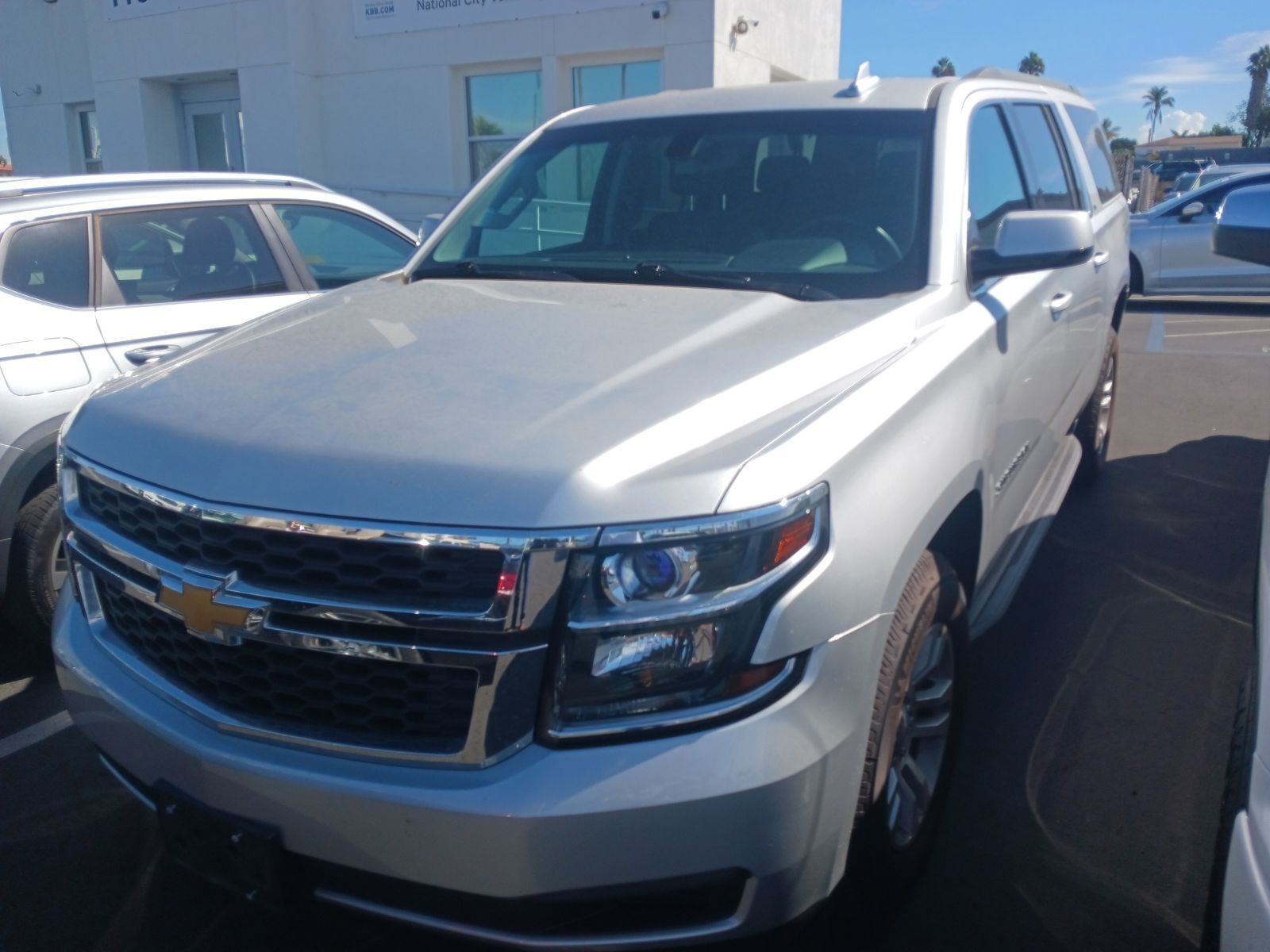 2016 CHEVROLET Suburban