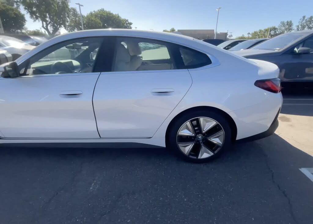 2024 BMW i4