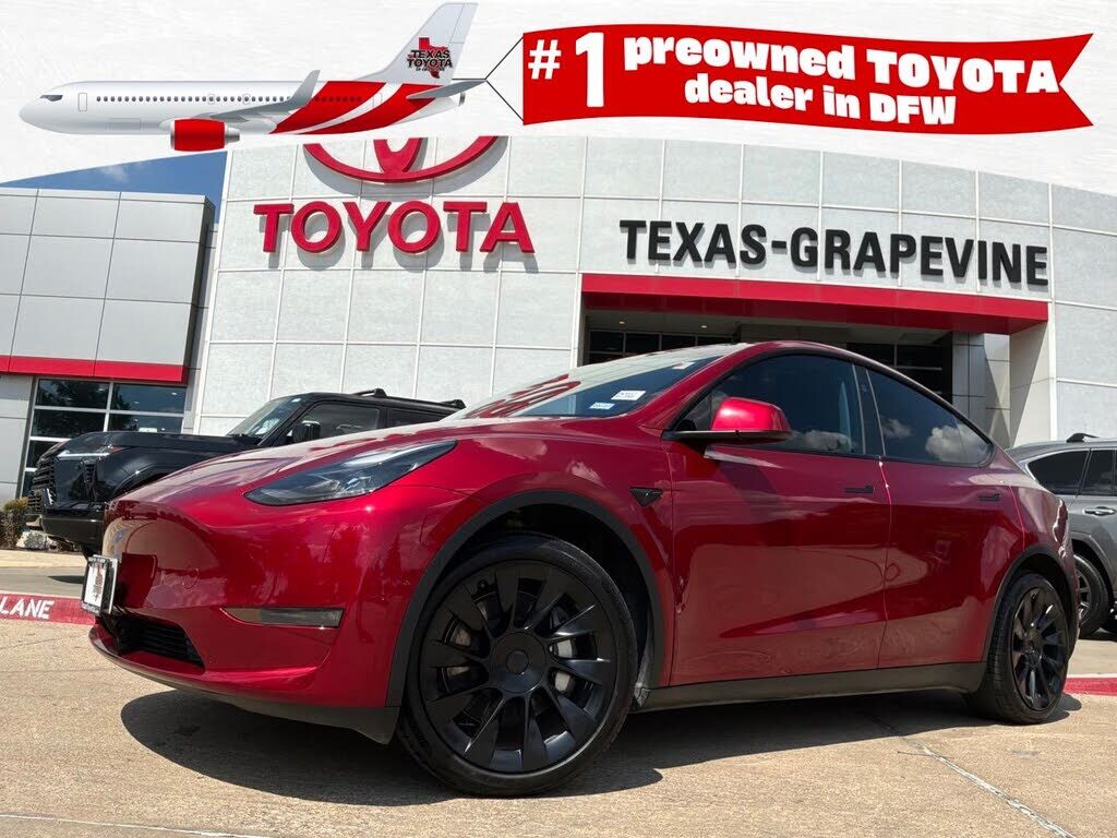2024 TESLA Model Y