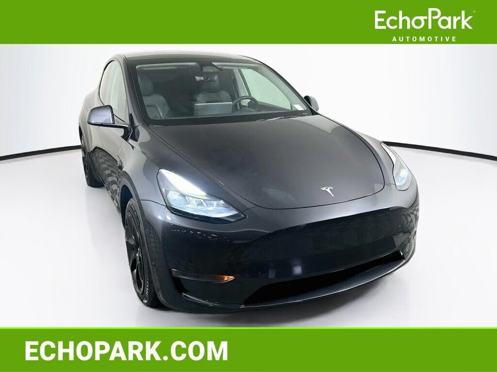 2024 TESLA Model Y