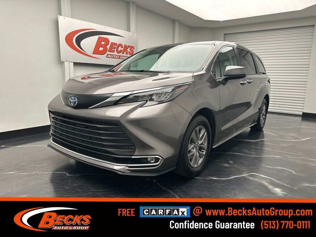 2024 TOYOTA Sienna