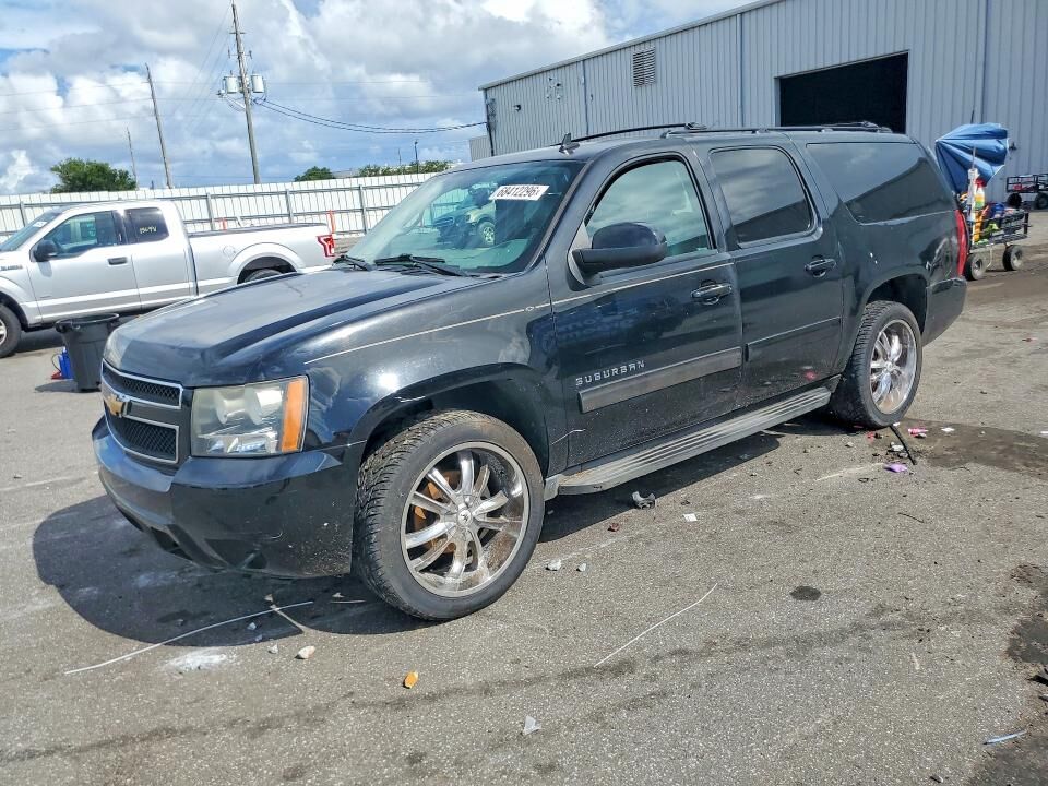 2013 CHEVROLET Suburban