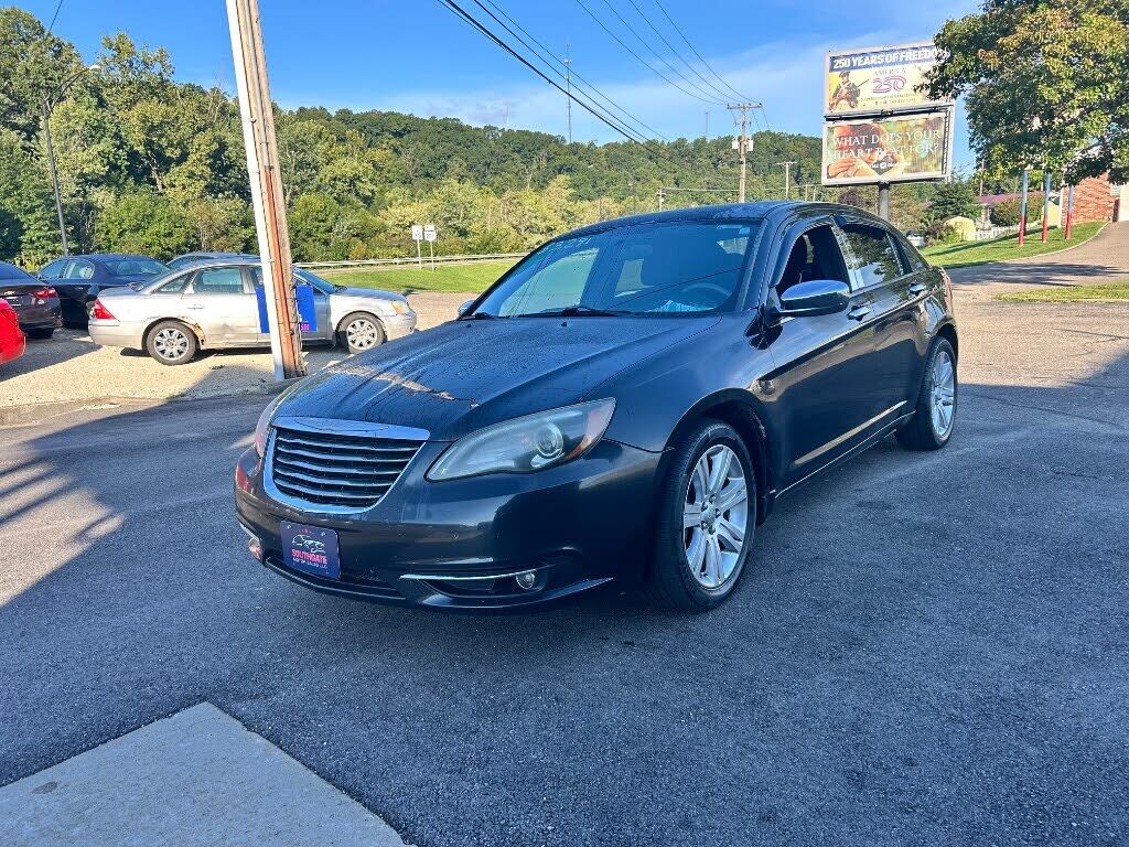 2013 CHRYSLER 200