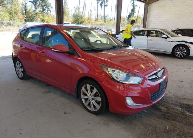 2013 HYUNDAI Accent