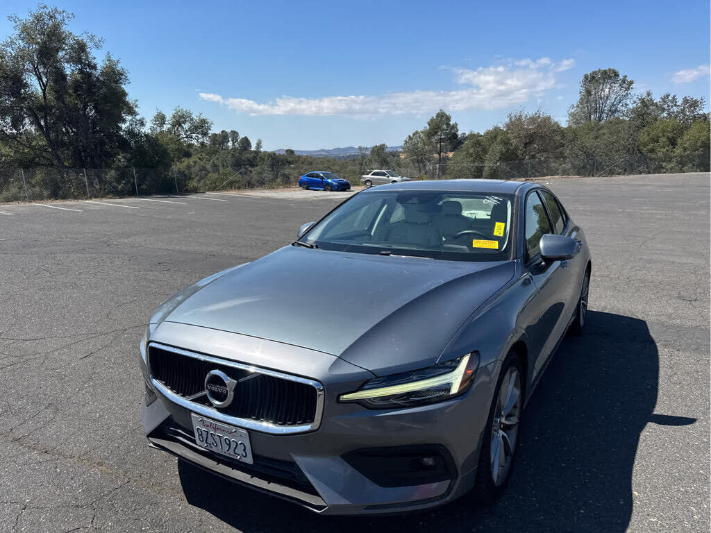 2021 VOLVO S60