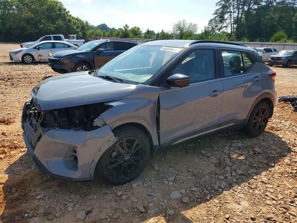 2022 NISSAN Kicks