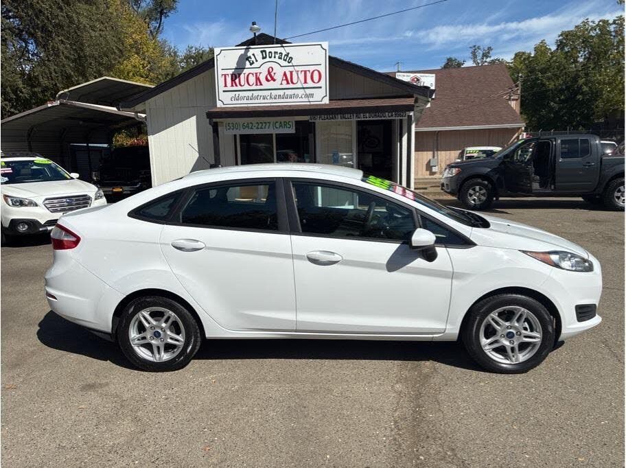 2017 FORD Fiesta