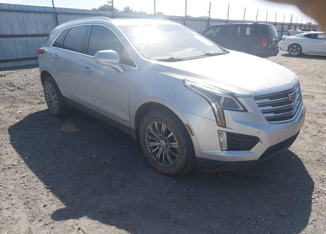 2017 CADILLAC XT5