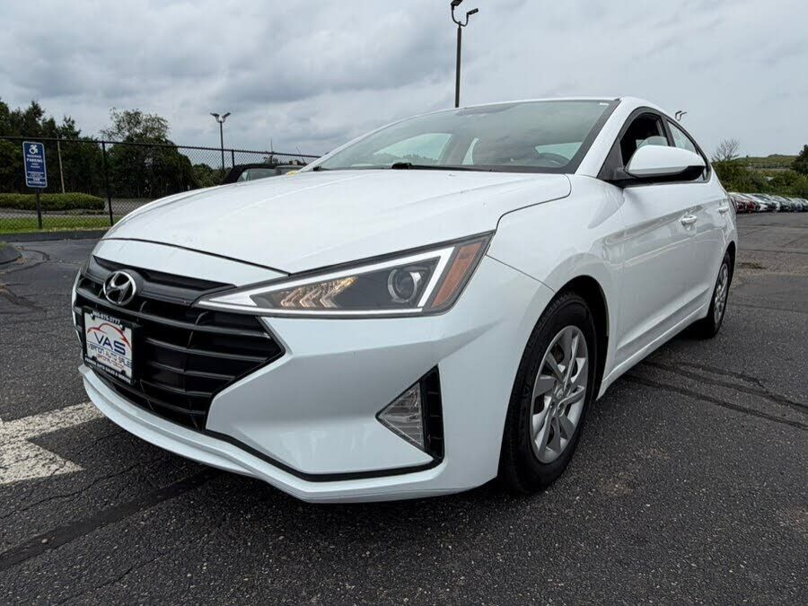 2019 HYUNDAI Elantra