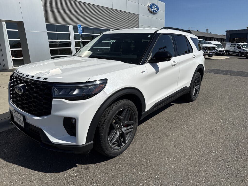 2025 FORD Explorer