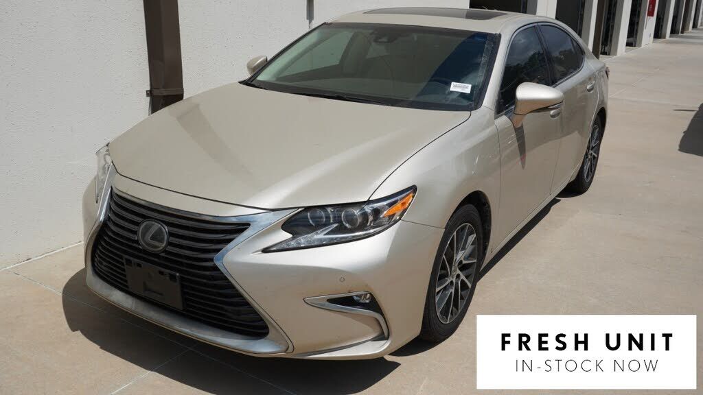 2017 LEXUS ES