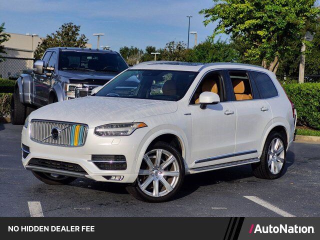 2016 VOLVO XC90