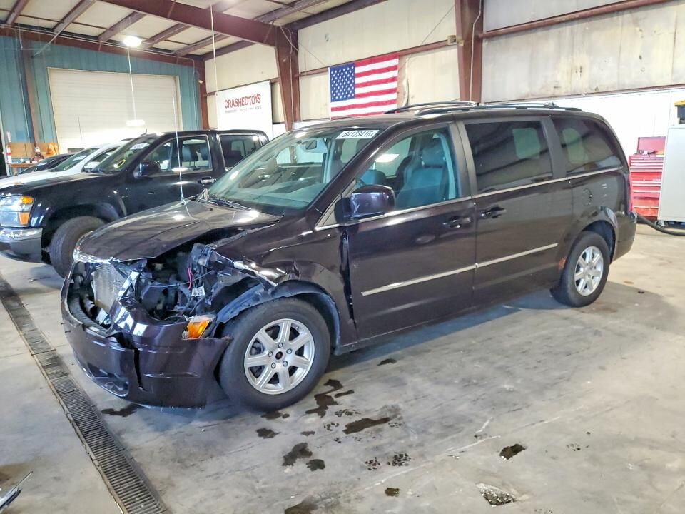 2010 CHRYSLER Town and Country