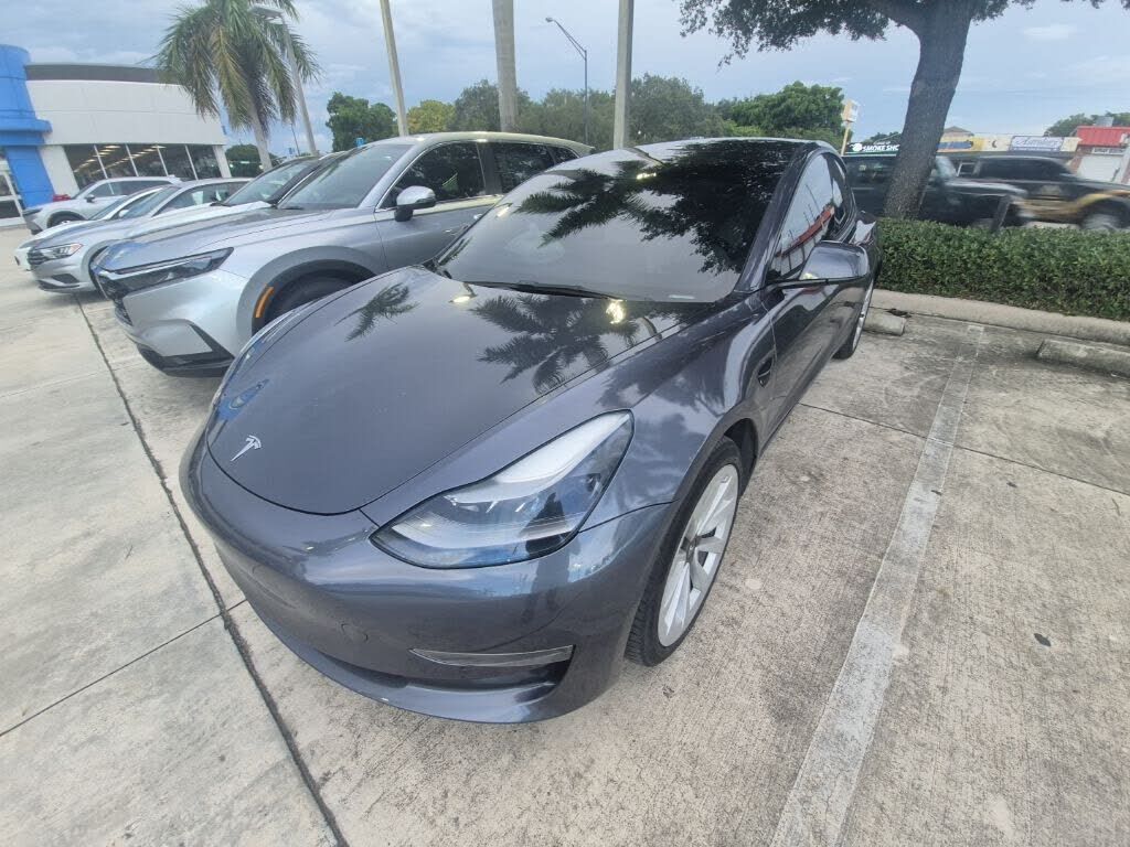 2022 TESLA Model 3