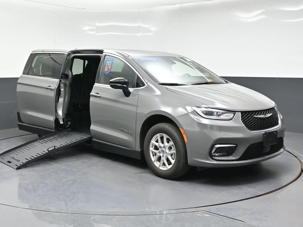 2025 CHRYSLER Pacifica