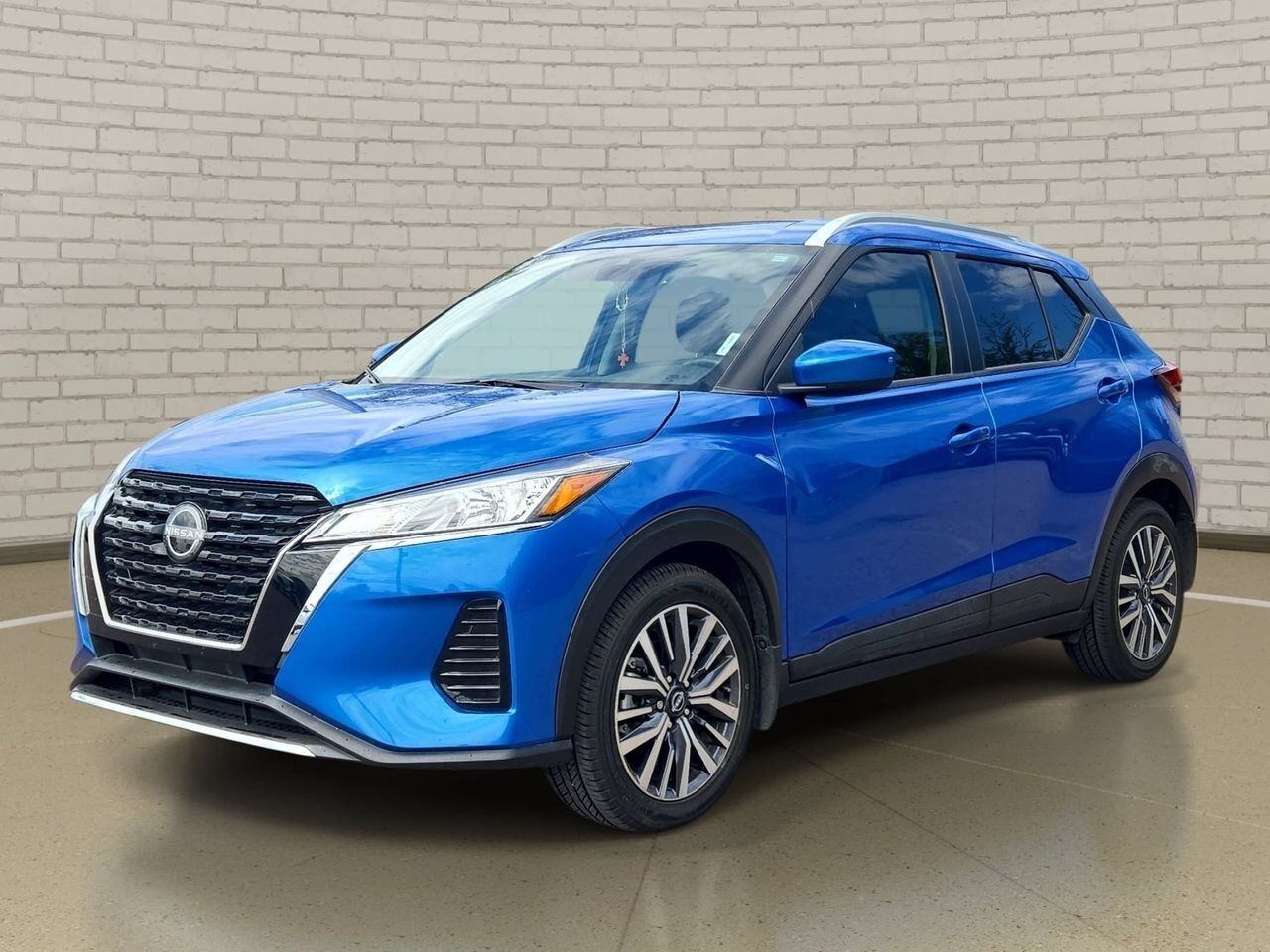 2023 NISSAN Kicks