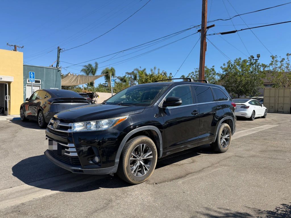 2018 TOYOTA Highlander