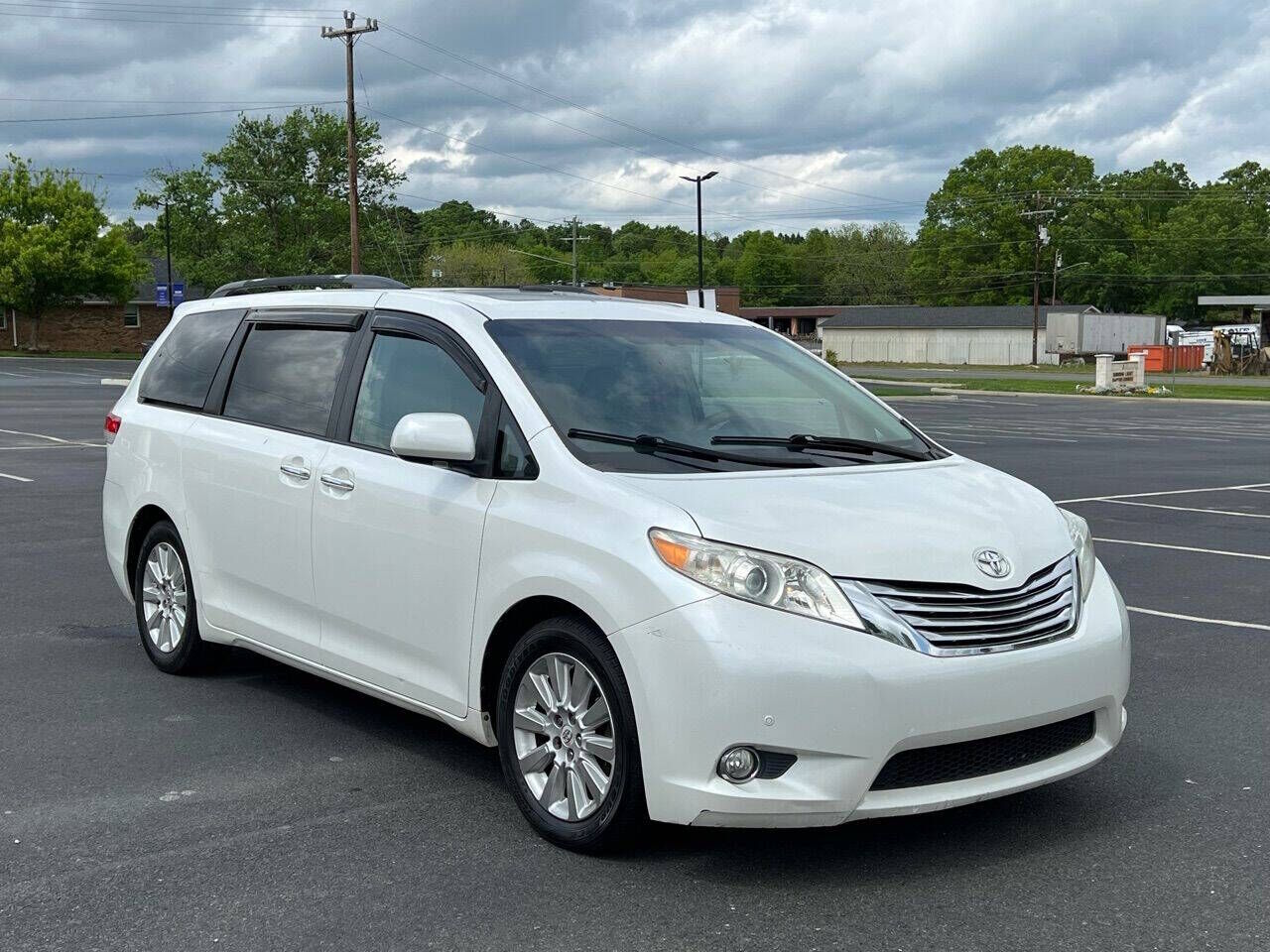 2011 TOYOTA Sienna