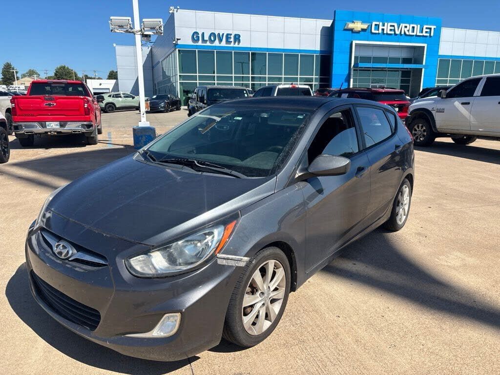 2012 HYUNDAI Accent
