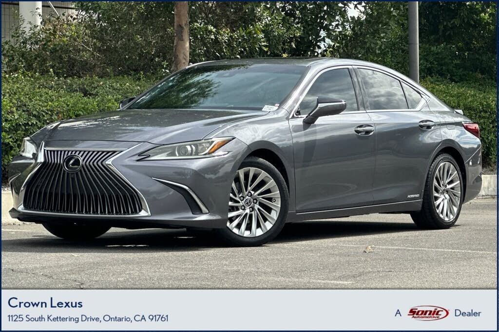 2019 LEXUS ES
