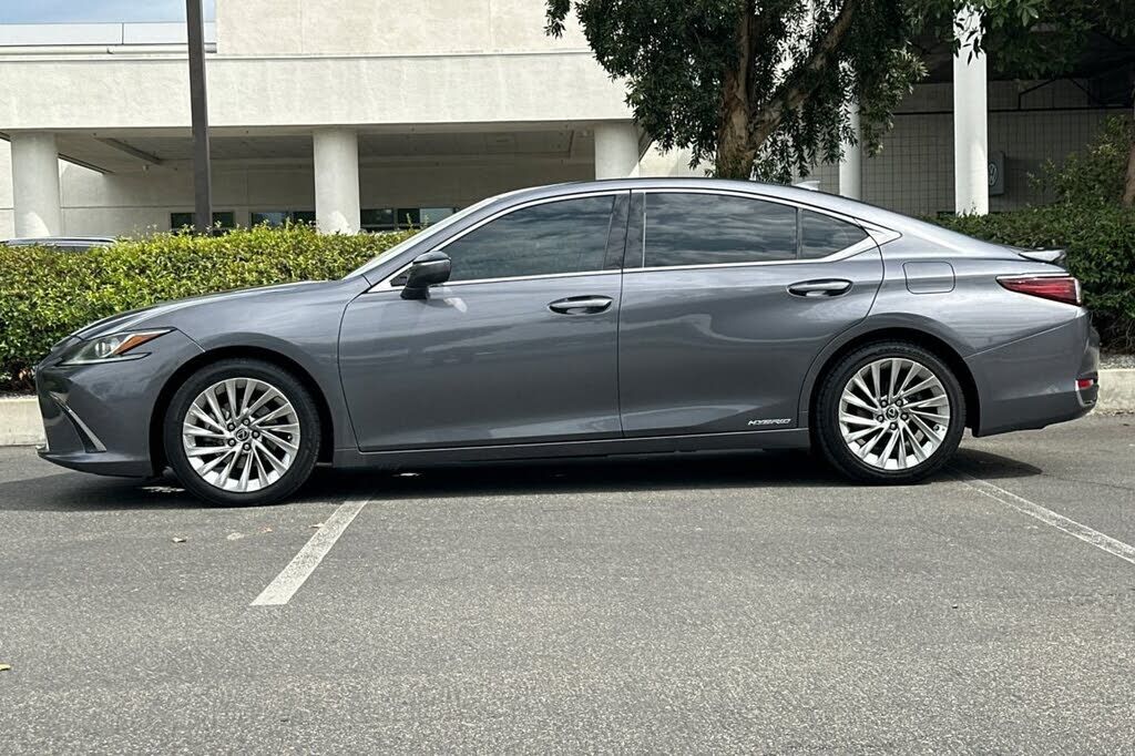 2019 Lexus ES