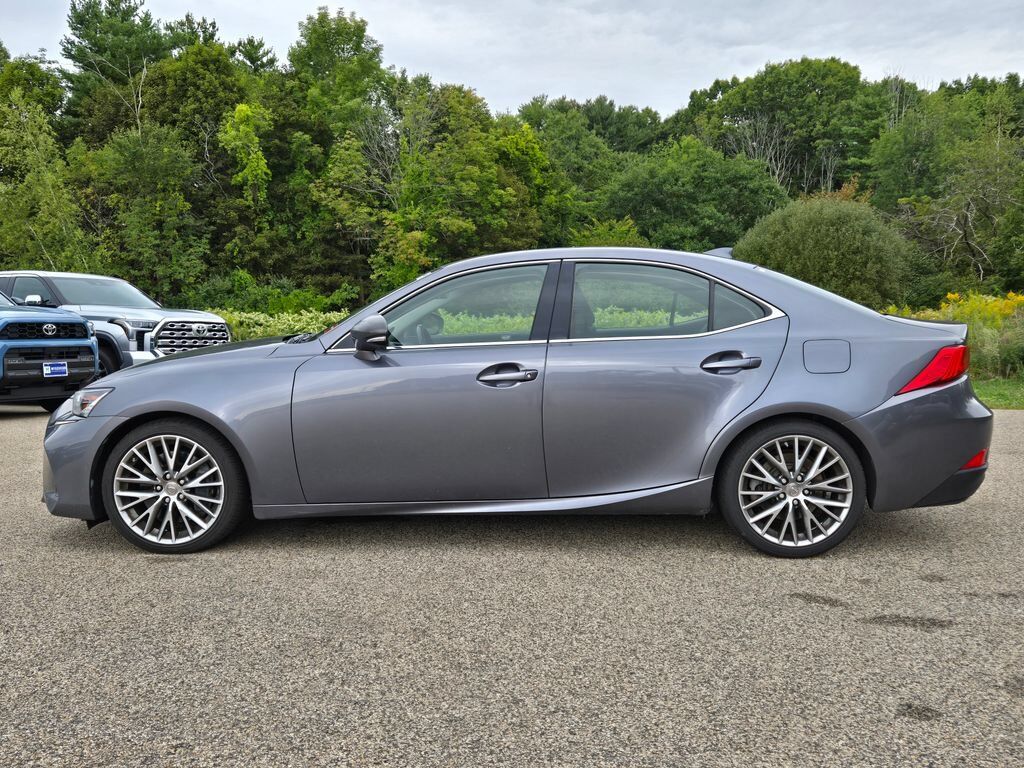 2017 Lexus IS